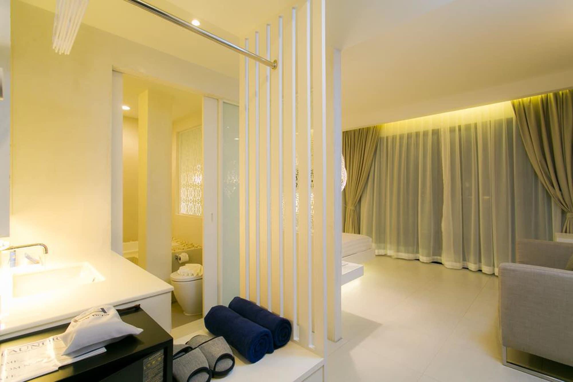 The House Patong Hotel Exterior foto