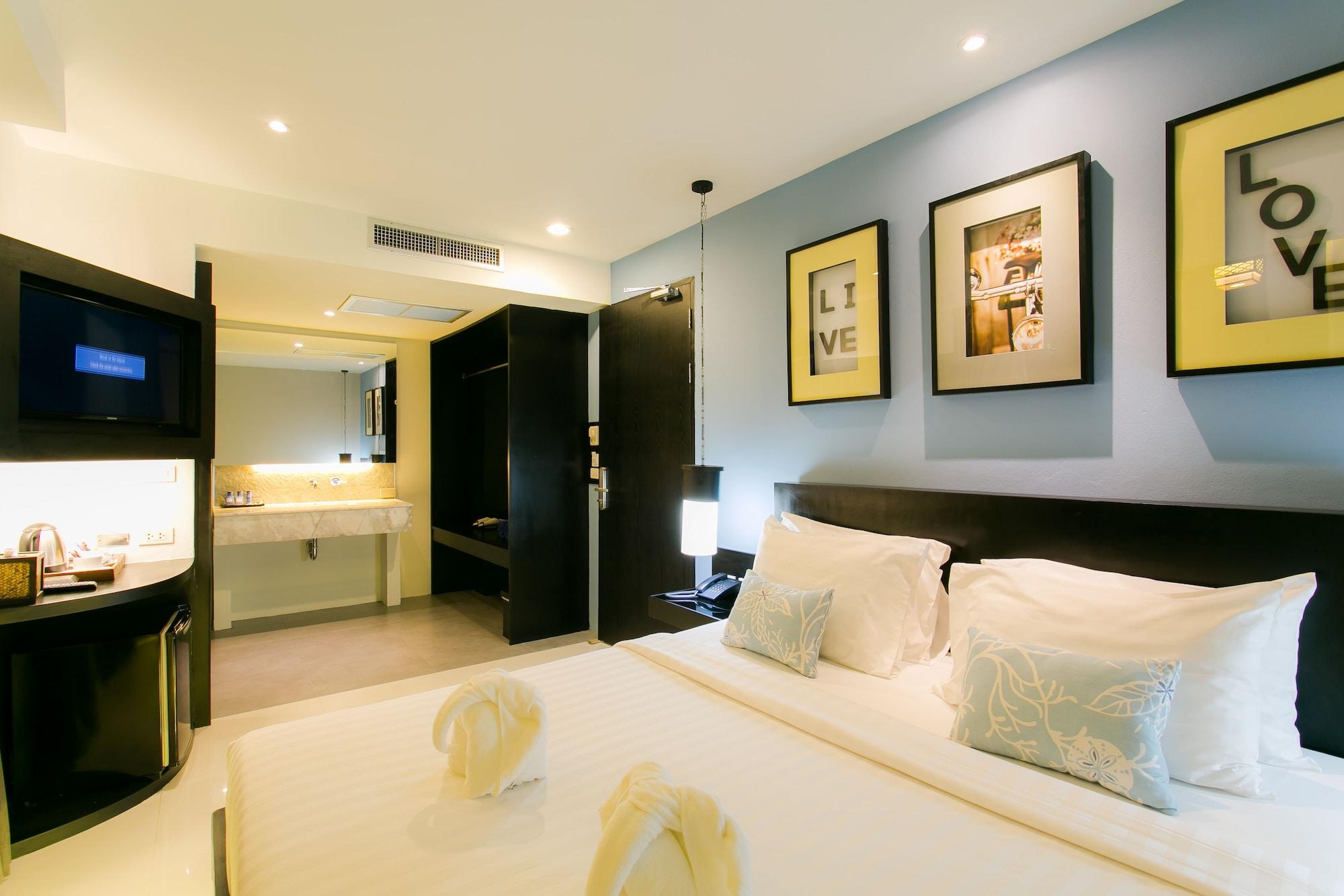 The House Patong Hotel Exterior foto