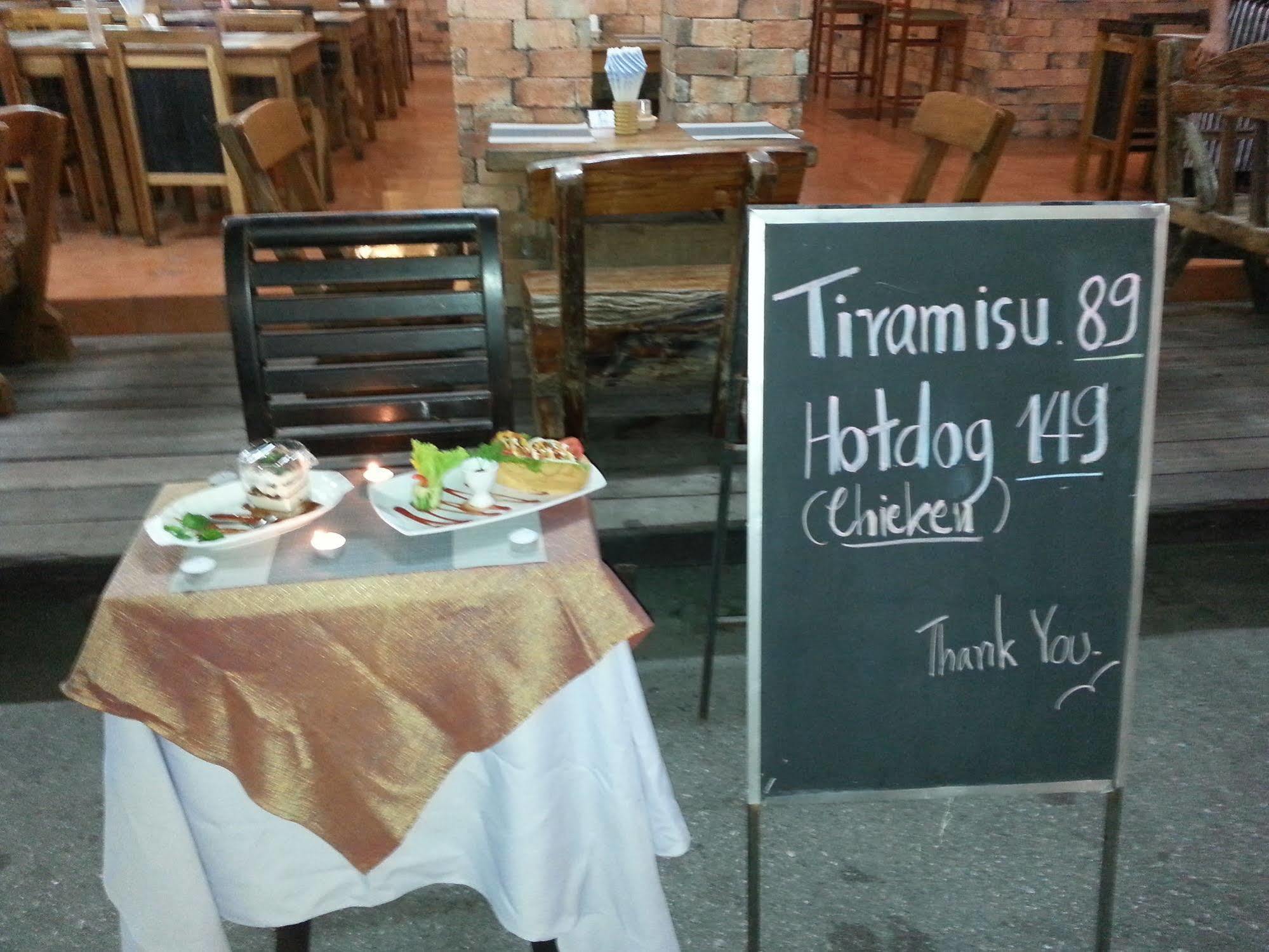 The House Patong Hotel Exterior foto