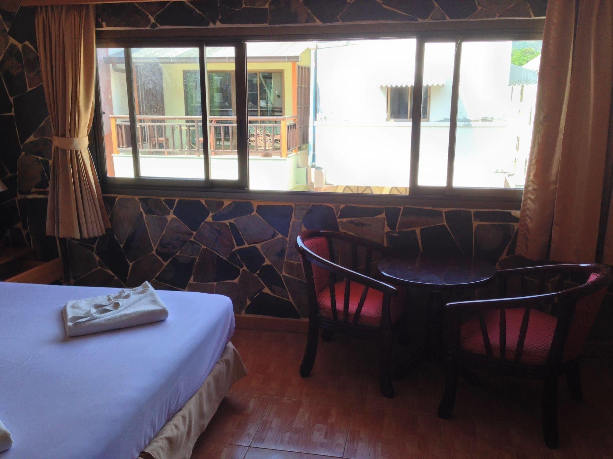 The House Patong Hotel Exterior foto