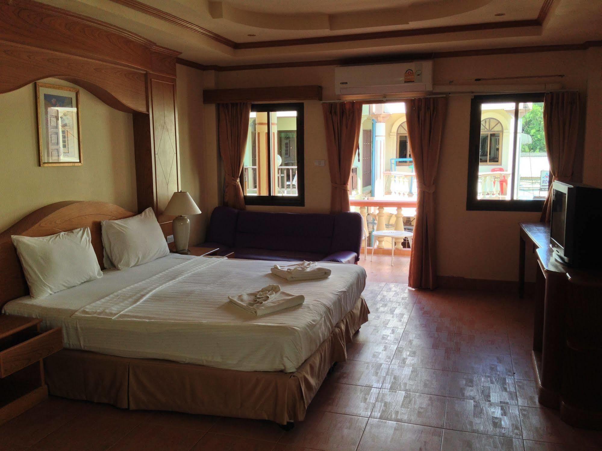 The House Patong Hotel Exterior foto