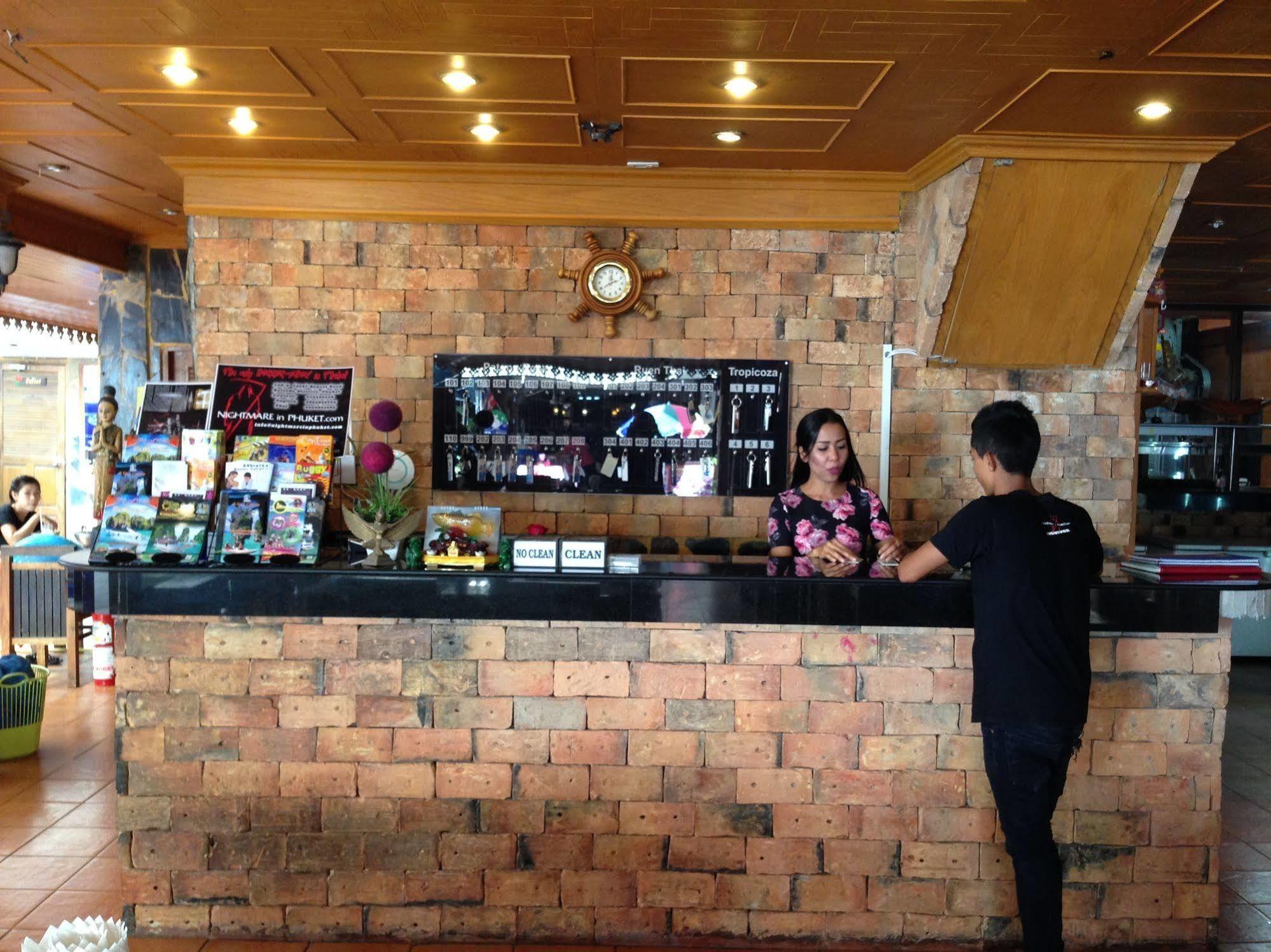 The House Patong Hotel Exterior foto