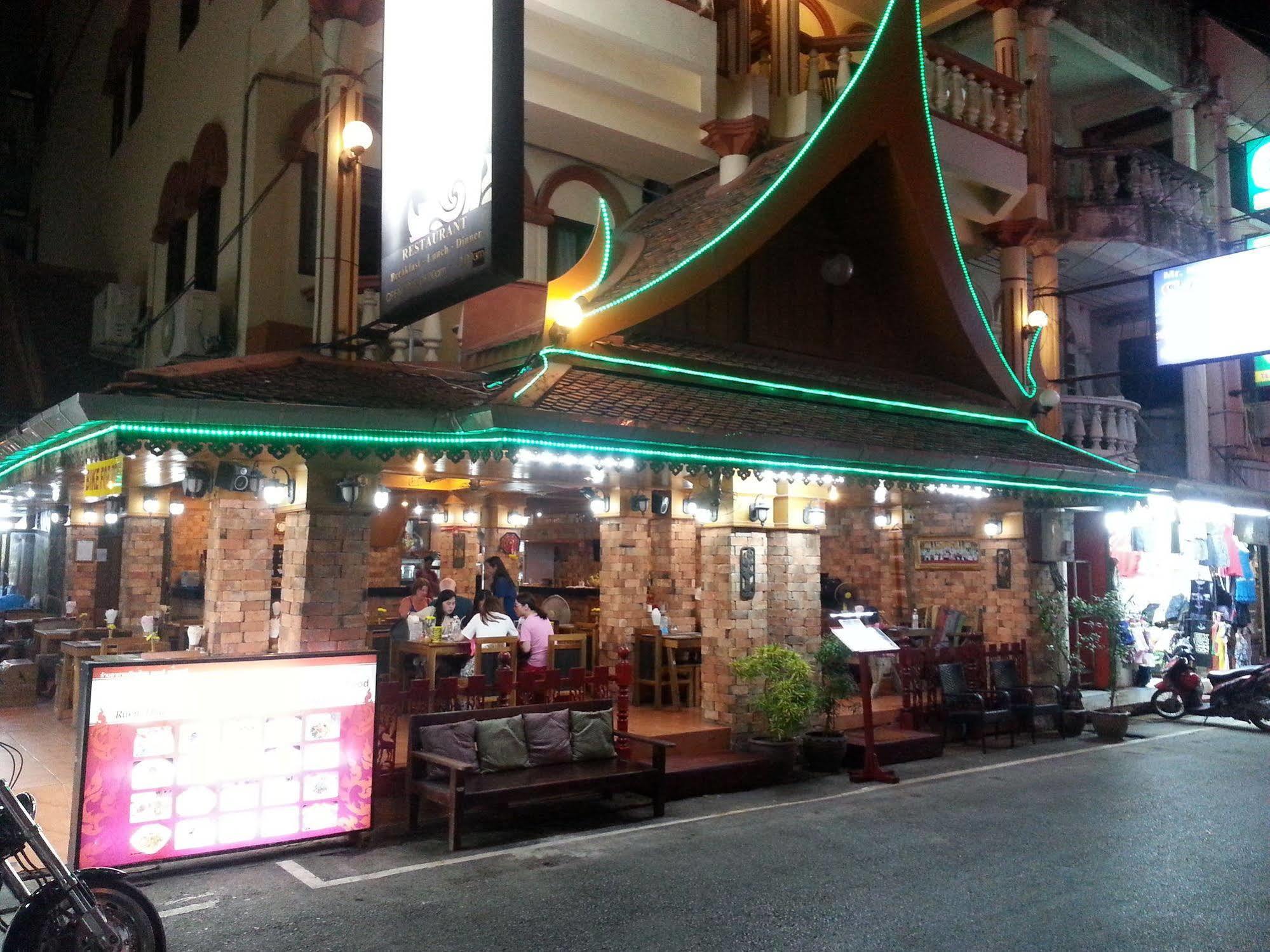 The House Patong Hotel Exterior foto